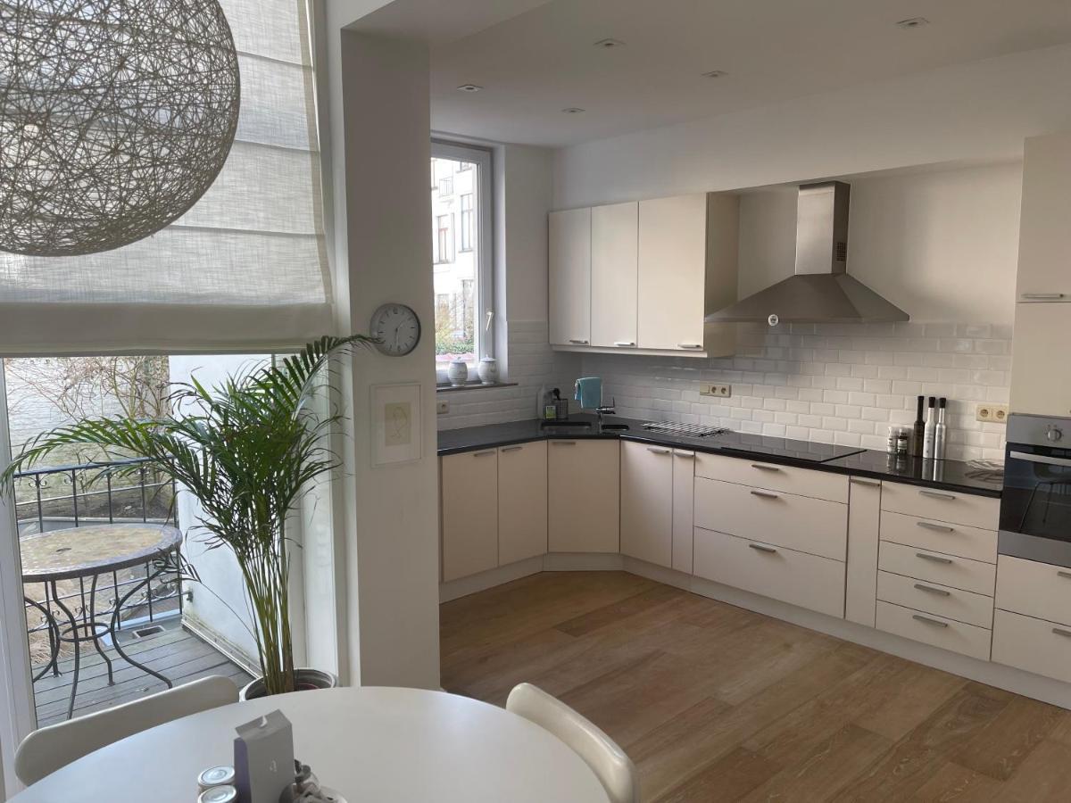 Apartment In Trendy Chatelain Center Brussels Area Little Garden Internet Wifi المظهر الخارجي الصورة